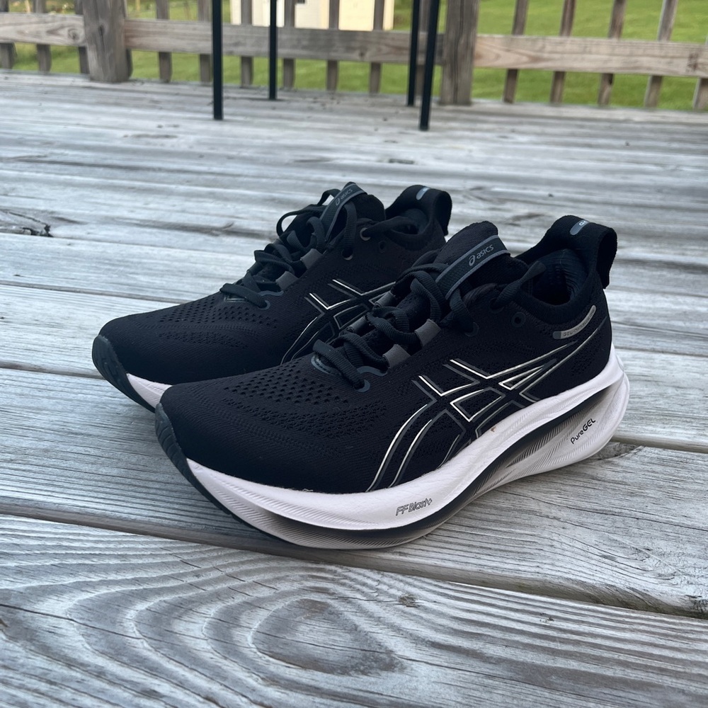 Asics Gel-Nimbus 26 size 8
